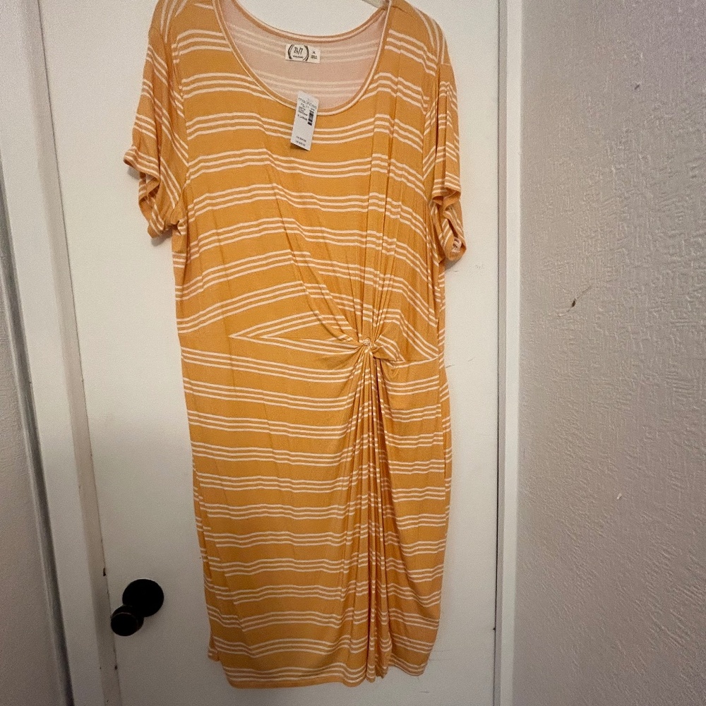 Dress - Picture 2 of 2